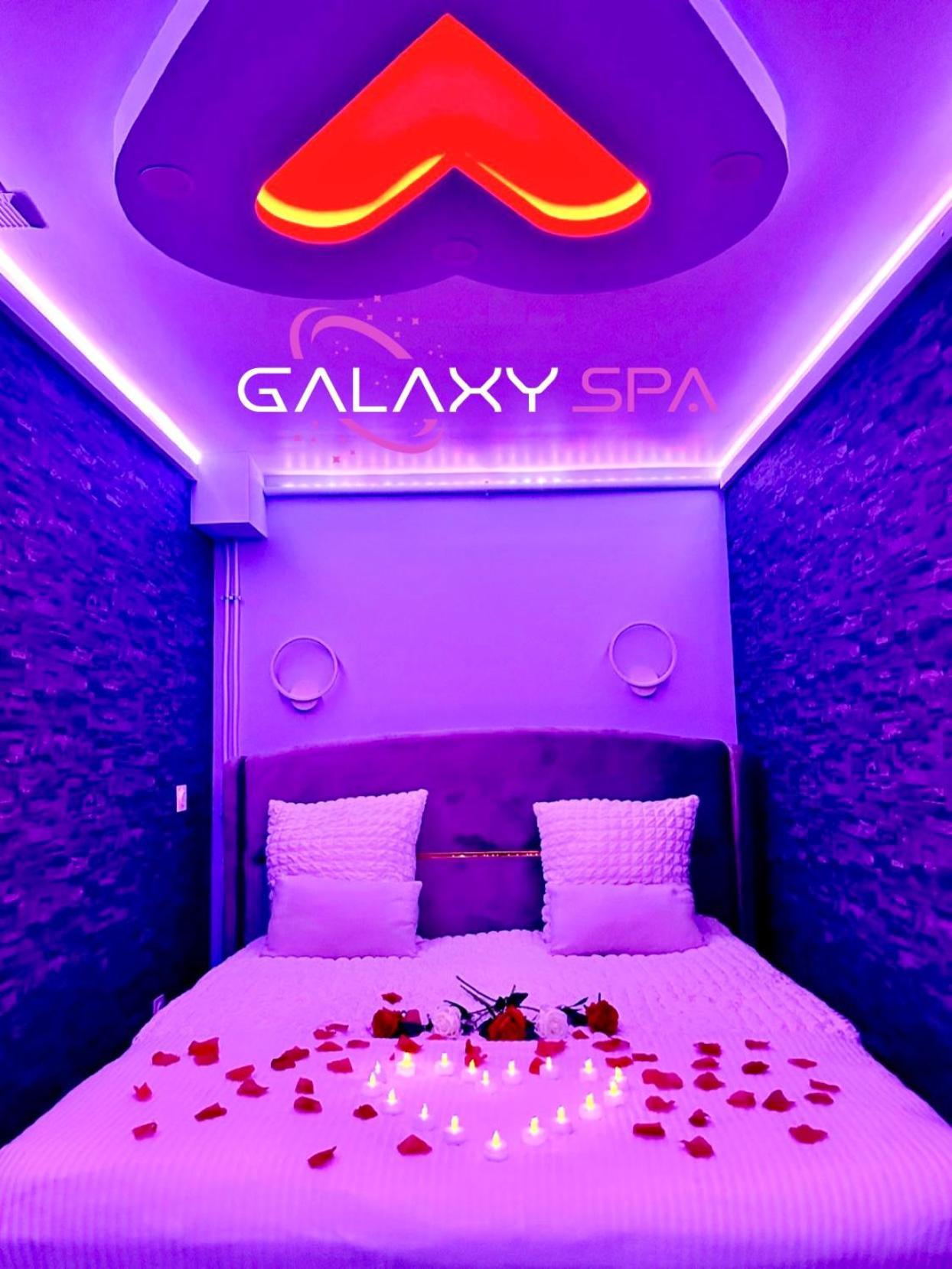 Galaxy Spa - Suite Mercure Jacuzzi Privatif Champigneulles Esterno foto